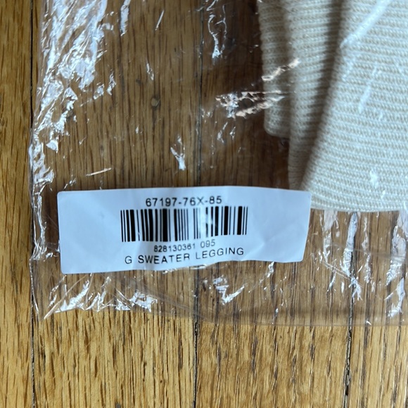 Hanna Anderson Sweater Leggings. - Picture 3 of 3